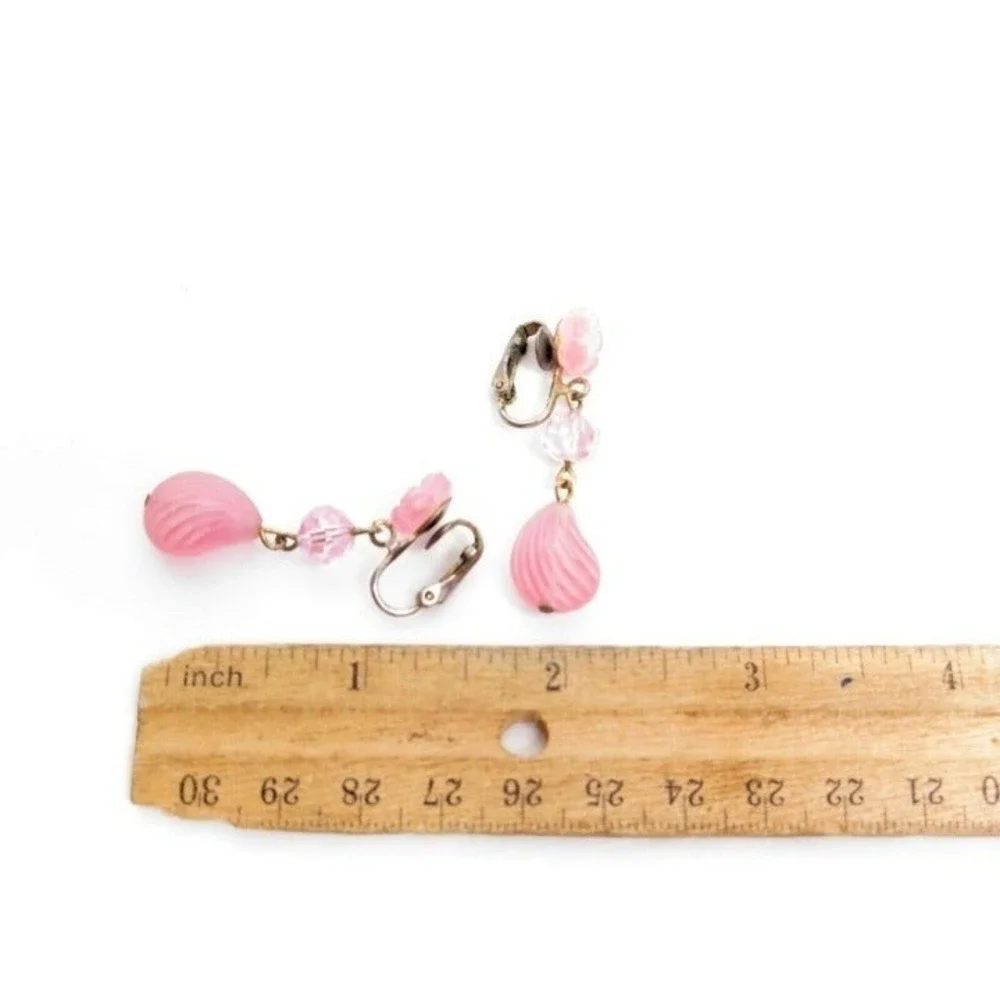 VINTAGE PRETTY PINK FROSTED‎ CRYSTAL DROP CLIP-ON EARRINGS